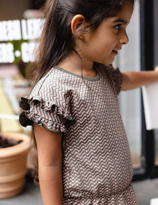 Kindermodel met bruin haar Rana