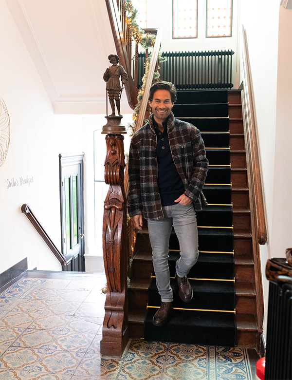 Mannelijk model met bruin haar Raphael