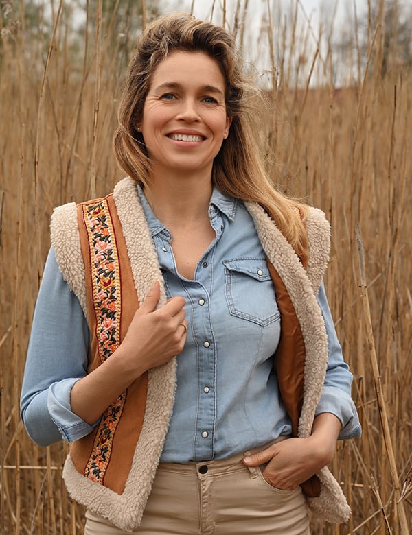 Vrouwelijk model met blond haar Renate