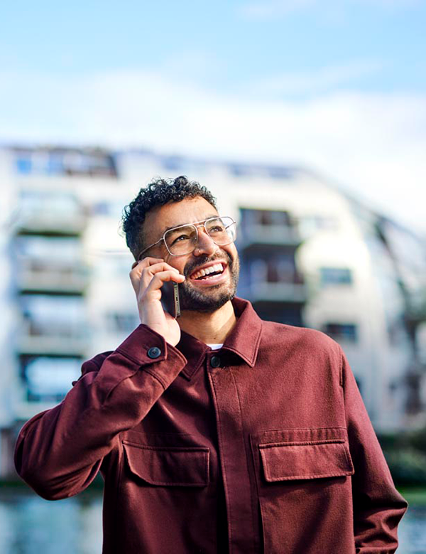 Mannelijk model met donkerbruin haar Ricardo