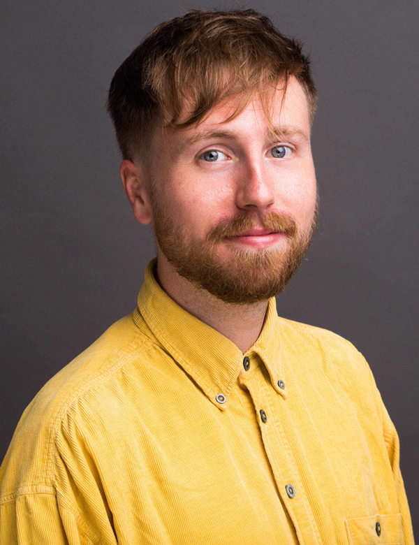 Mannelijk model met donkerblond haar Rick