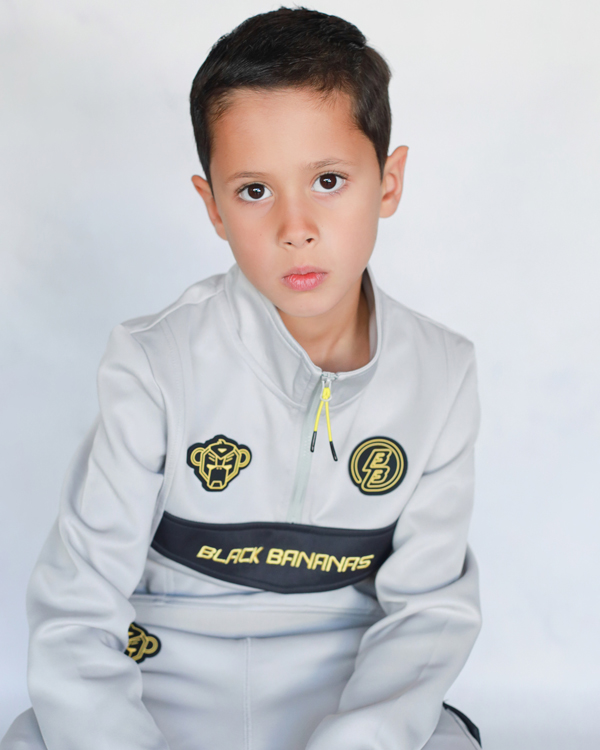 Kindermodel met donkerbruin haar Roan M.