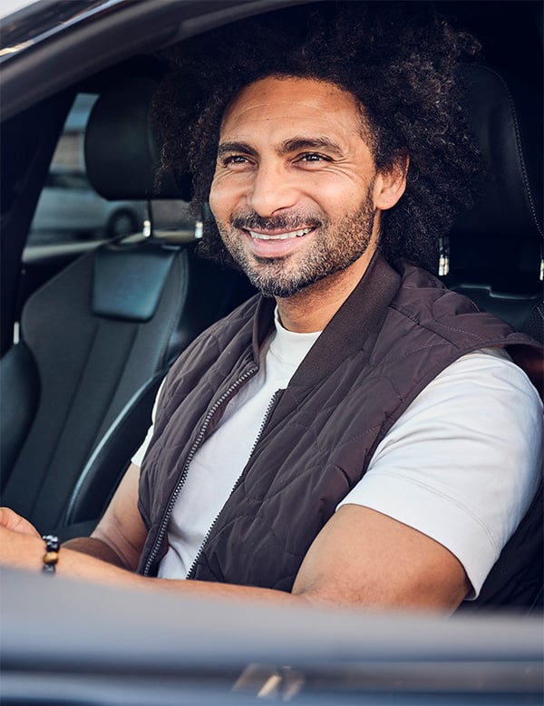 Mannelijk model zwart haar Robin B.