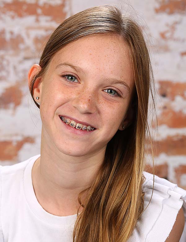Kindermodel met bruin haar Robyn