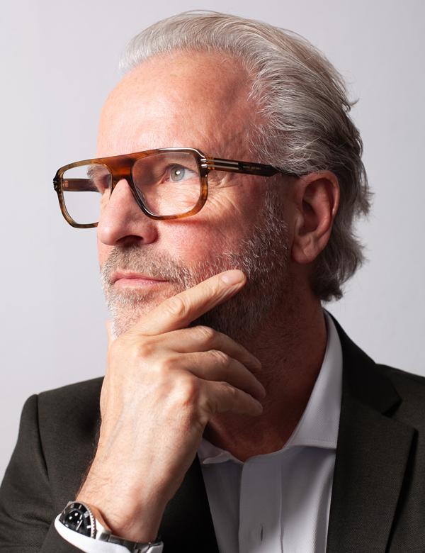 Mannelijk model met grijs haar Roger L.
