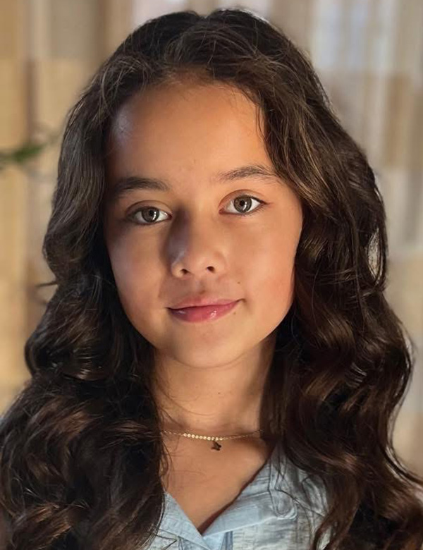 Meisjes kindermodel met lang donker haar row.