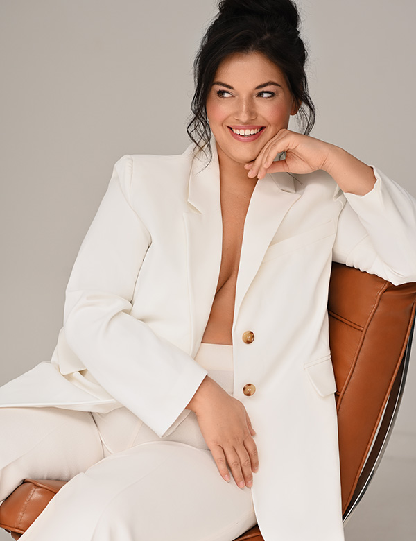 Vrouwelijk model met zwart haar Ruth
