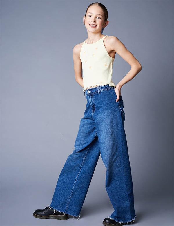 Kindermodel met blond haar Saar V.