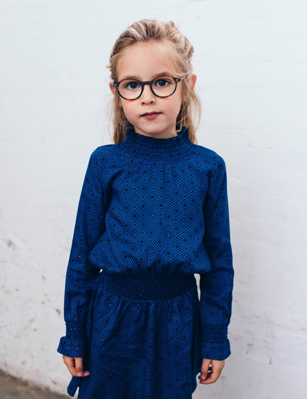 Kindermodel met blond haar Saar