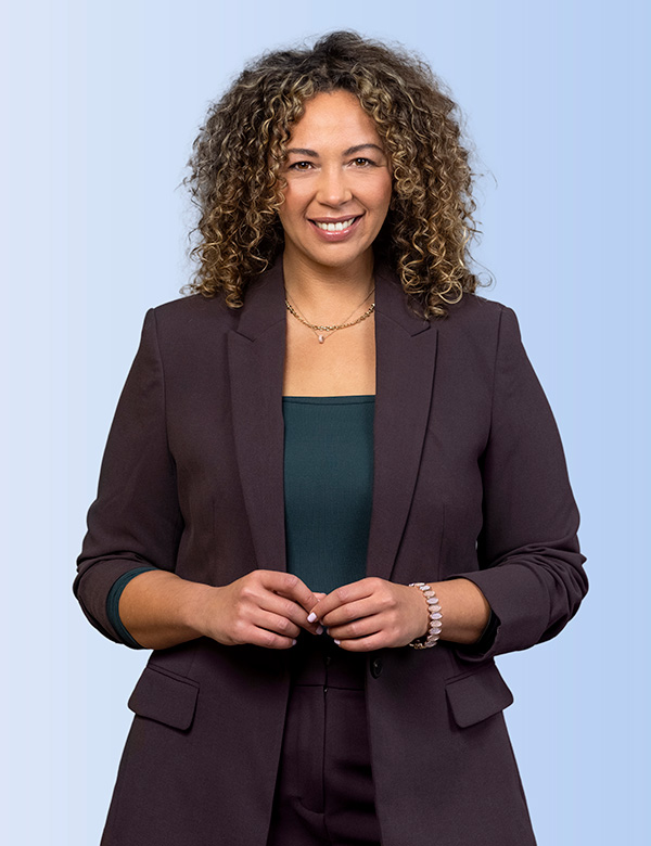 Vrouwelijk model met bruin haar Safaa.