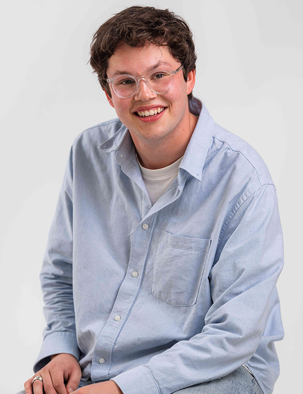 Mannelijk model met bruin haar Sam N.