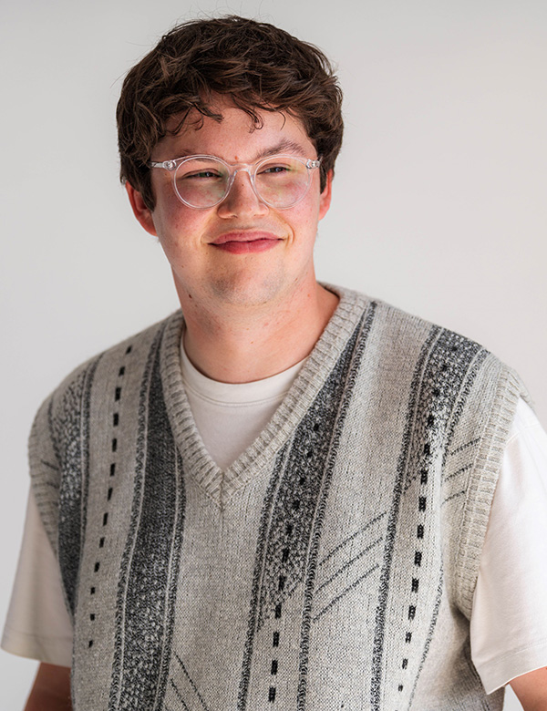 Mannelijk model met bruin haar Sam N.