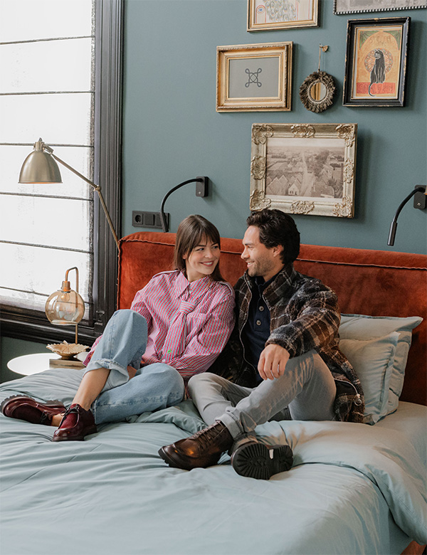 Vrouwelijk model met lang bruin haar Sanne K.