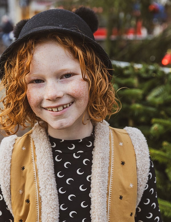 Kindermodel met rossig haar Sarah