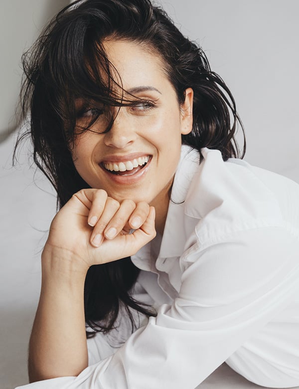 Vrouwelijk model met bruin haar Sascha Wo.