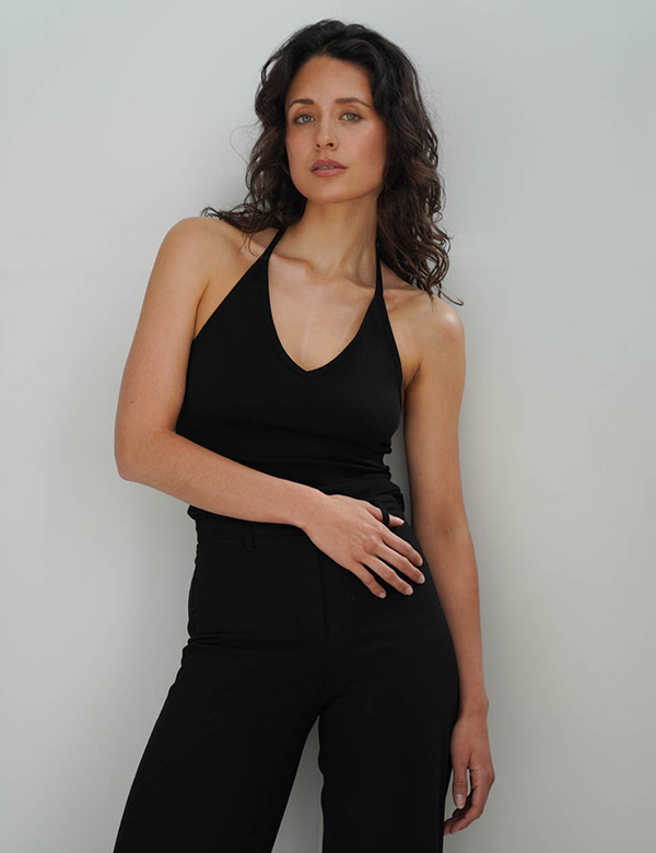 Vrouwelijk model met bruin haar Sascha Wo.