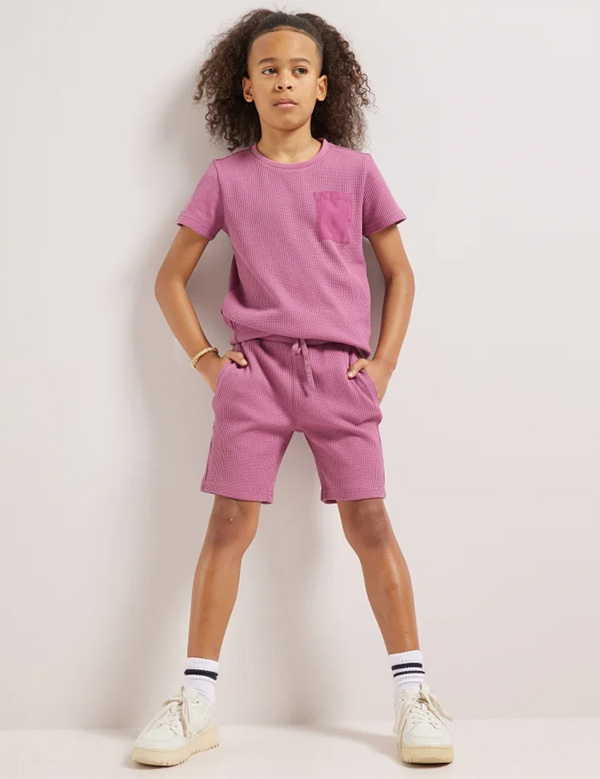 Kindermodel met donkerbruin haar Savère