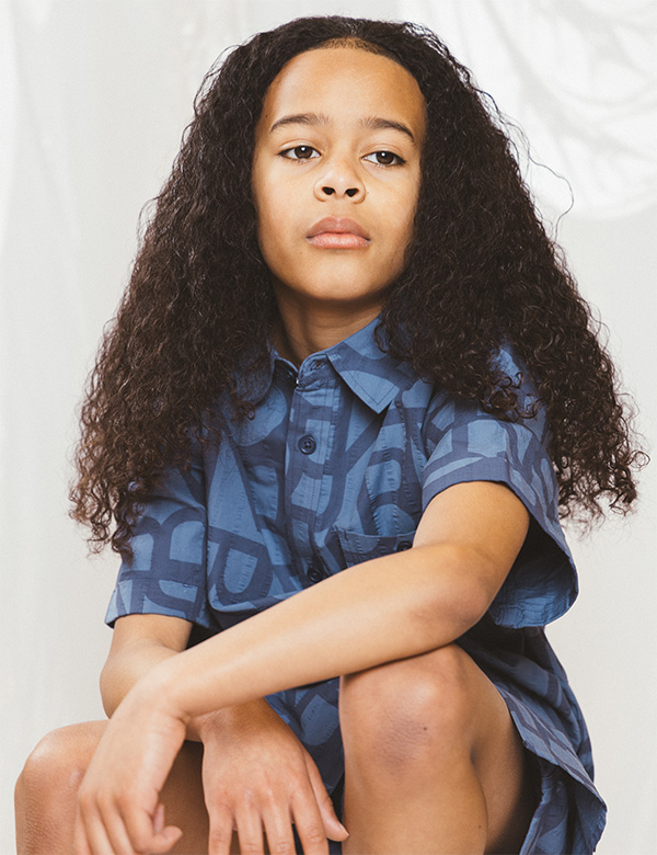 Kindermodel met donkerbruin haar Savère
