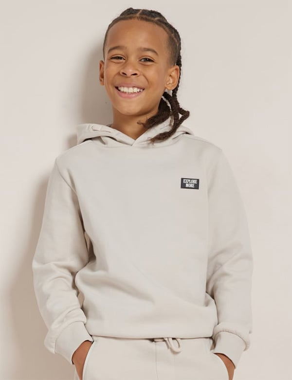Kindermodel met donkerbruin haar Savère