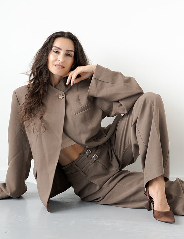 Vrouwelijk model Senem