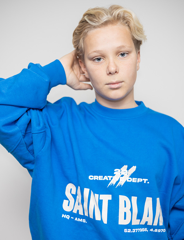 Tiener model met blond haar Senna