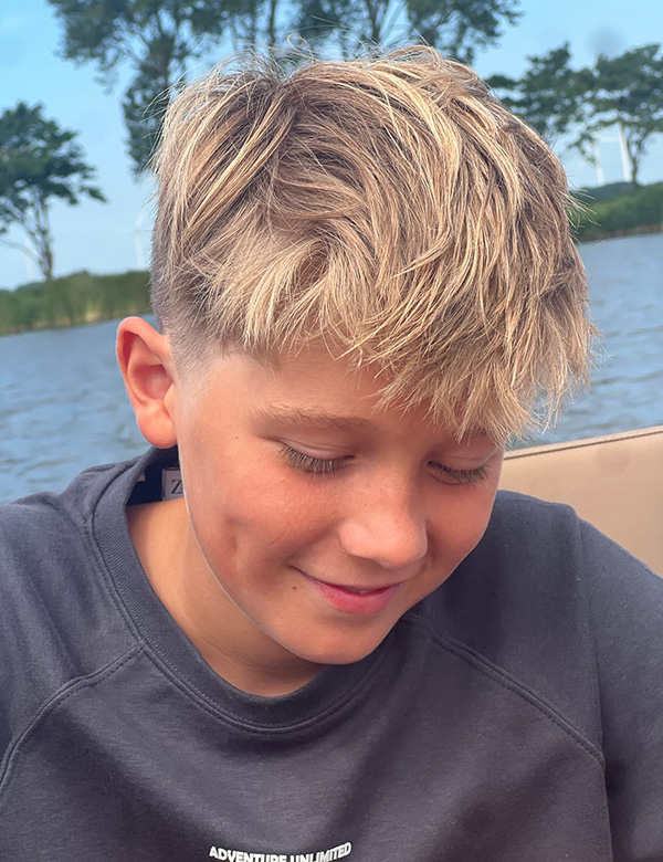 Kindermodel met blond haar Seth