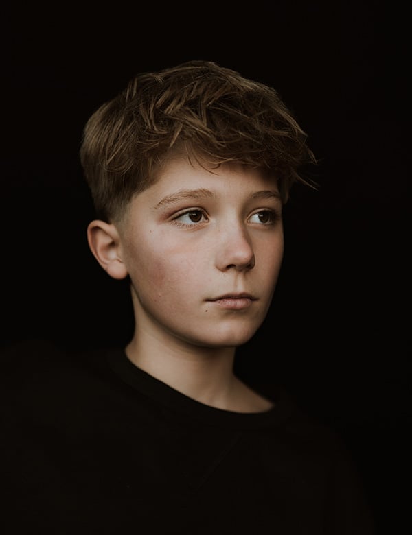 Kindermodel met kort bruin haar Seth O.
