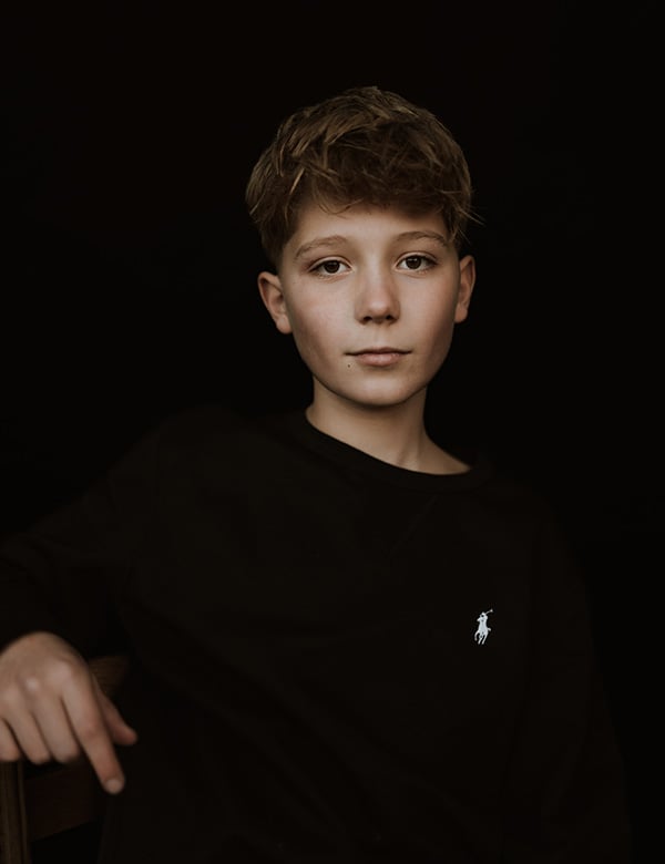 Kindermodel met kort bruin haar Seth O.