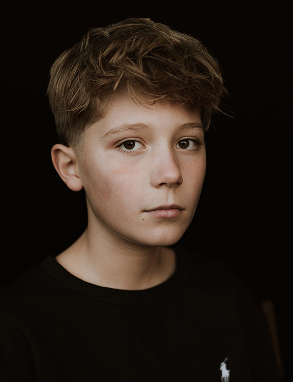 Kindermodel met kort bruin haar Seth O.
