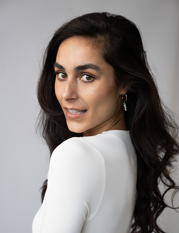 Vrouwelijk model bruin haar Shaima