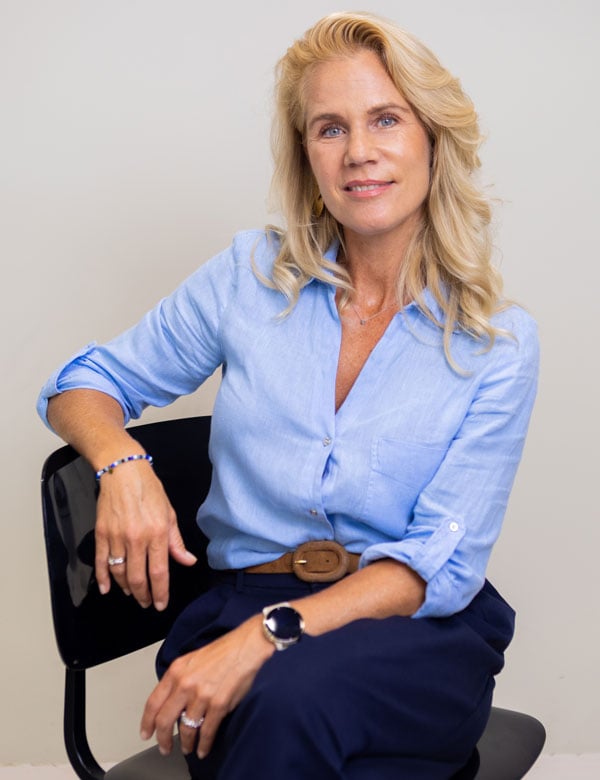 Vrouwelijk model met blond haar Shiela
