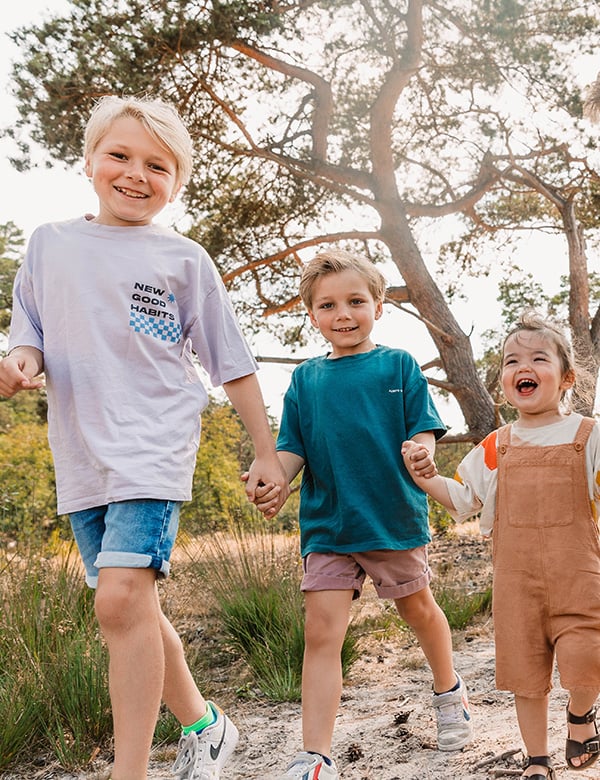 Kindermodel donkerblond kort haar Koot