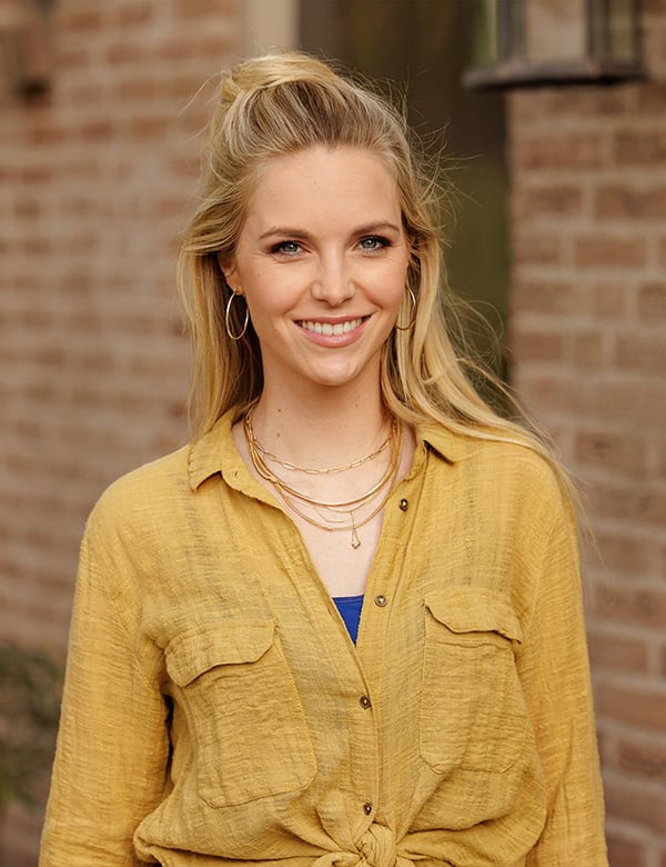 Vrouwelijk model met blond haar Sietske.