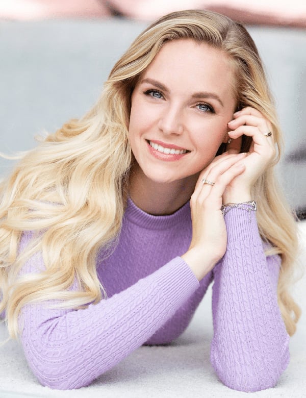 Vrouwelijk model met blond haar Sietske