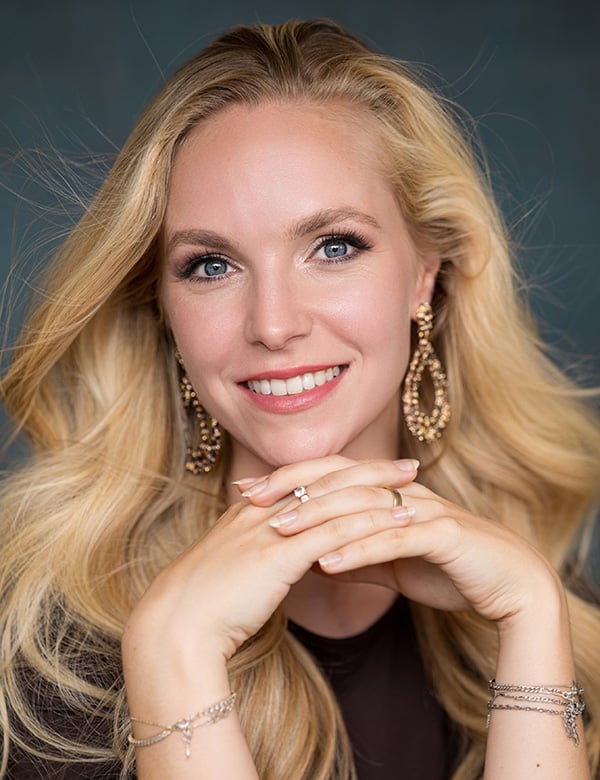 Vrouwelijk model met blond haar Sietske