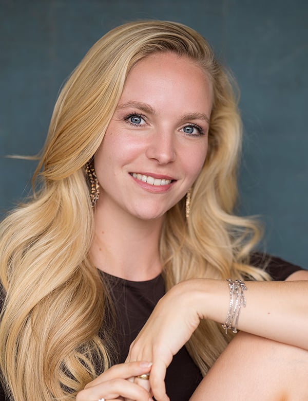 Vrouwelijk model met blond haar Sietske