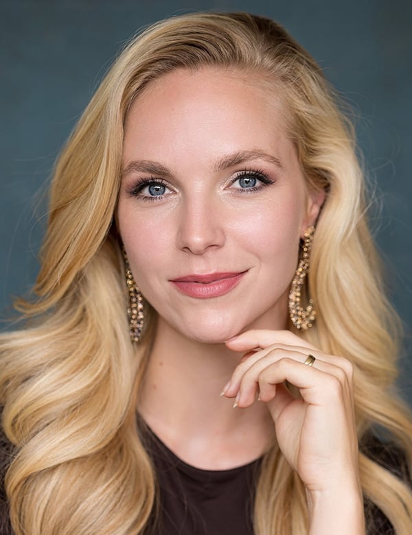 Vrouwelijk model met blond haar Sietske
