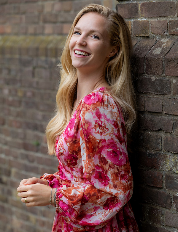Vrouwelijk model met blond haar Sietske
