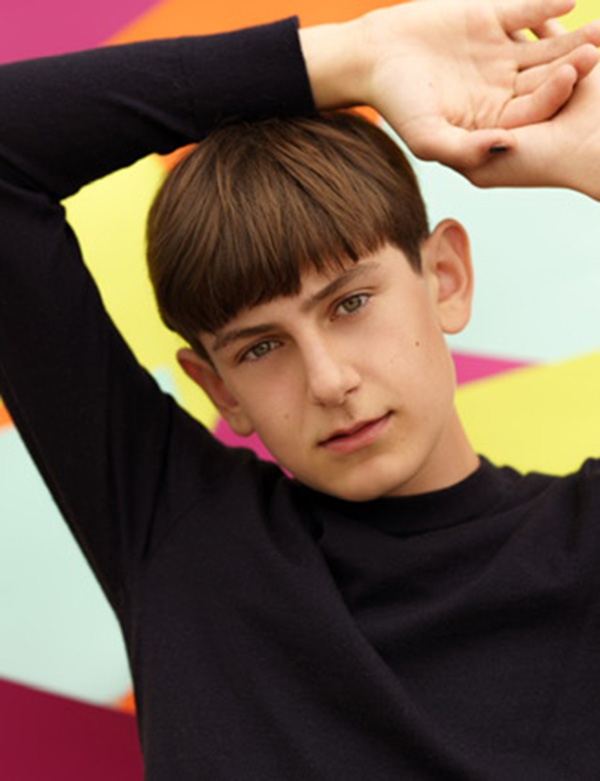 Kindermodel met kort bruin haar Simon B.
