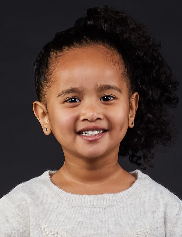 Kindermodel donker haar sofia lynn