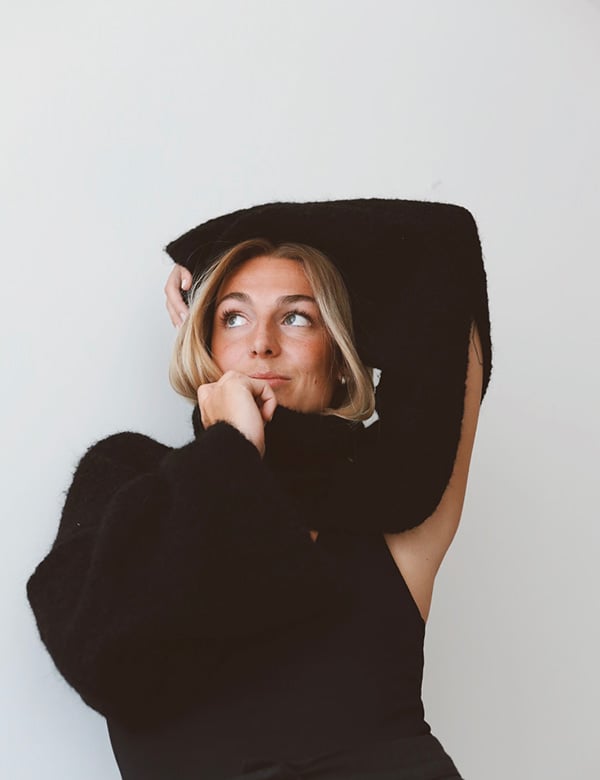 Vrouwelijk model met blond haar Sophie Guusje