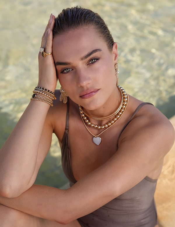 Vrouwelijk model met blond haar Sophie