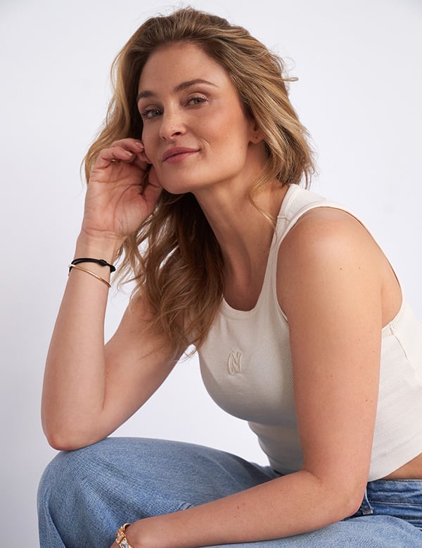 Vrouwelijk model met blond haar Stephanie K.
