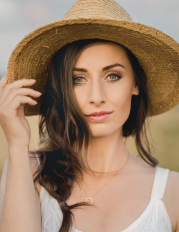 Model Vrouwelijk model bruin haar sunna