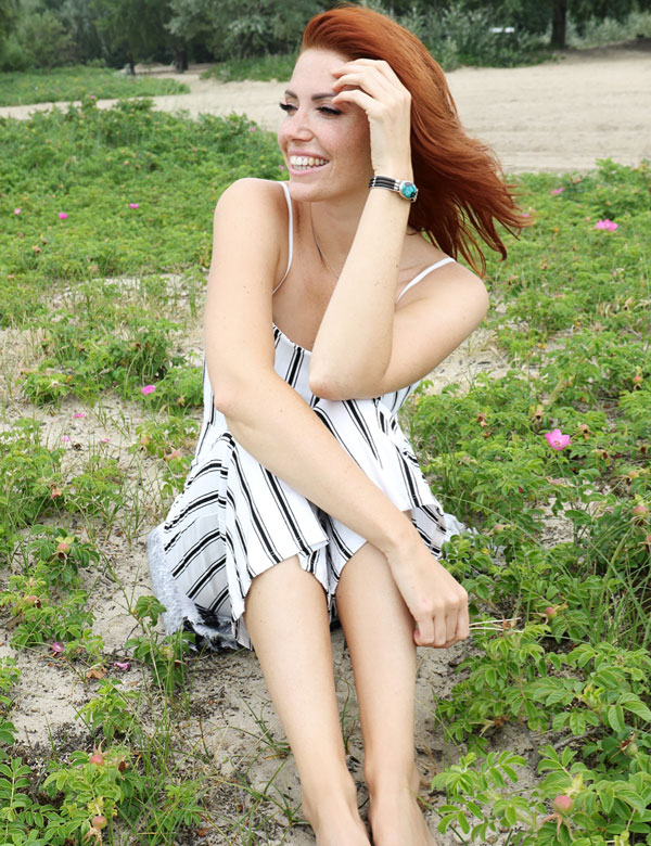 Vrouwelijk model met rood haar Suzanne