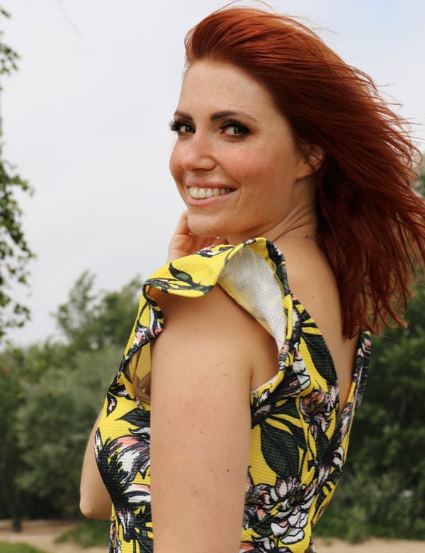 Vrouwelijk model met rood haar Suzanne