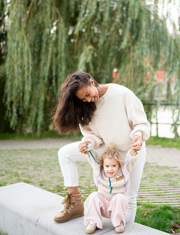 Vrouwelijk model met bruin haar Suzanne