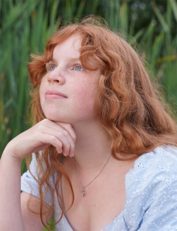 Kindermodel met rood haar Suze