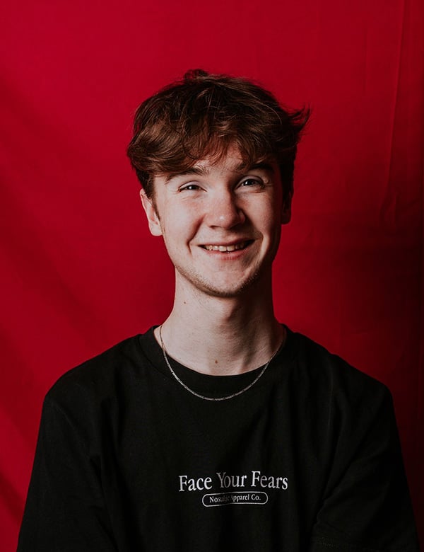 Mannelijk model met bruin haar Sven