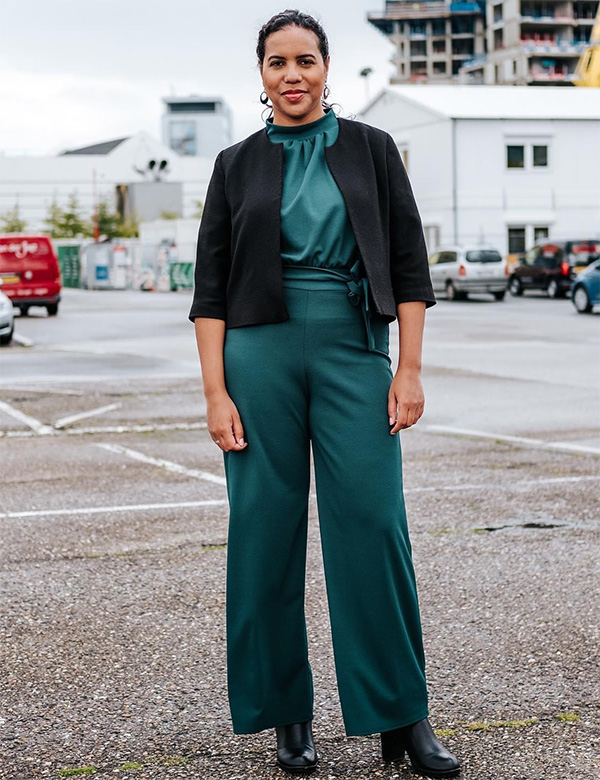 Vrouwelijk model met bruin haar Tanya